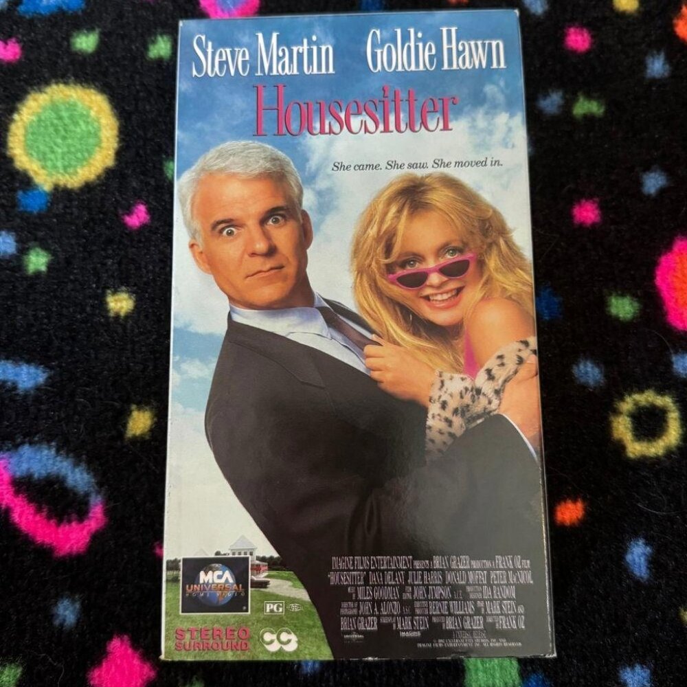 HOUSESITTER VHS‎